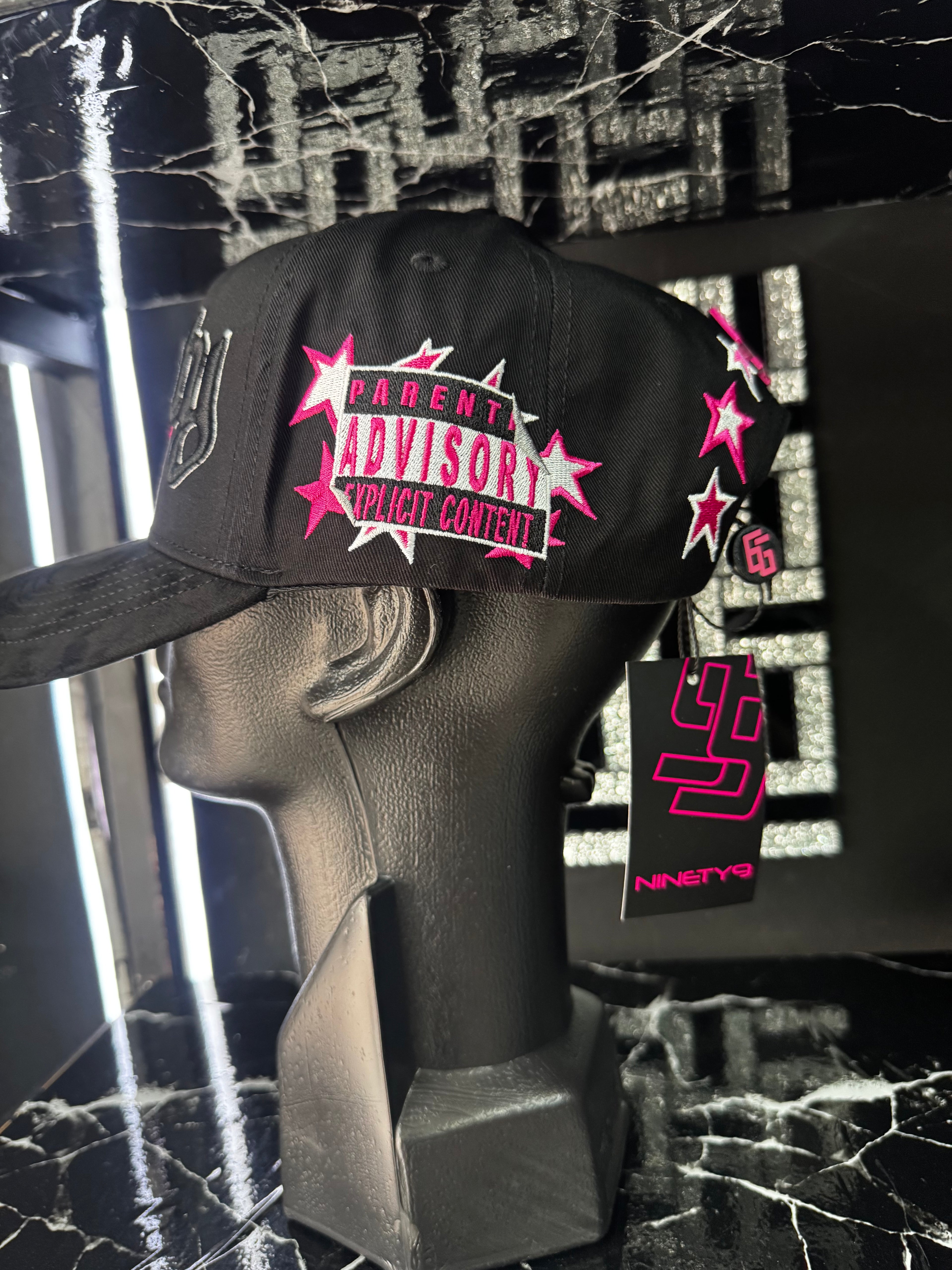 Gorra Ninety9 Explicit Star Snapback Negro/Rosa