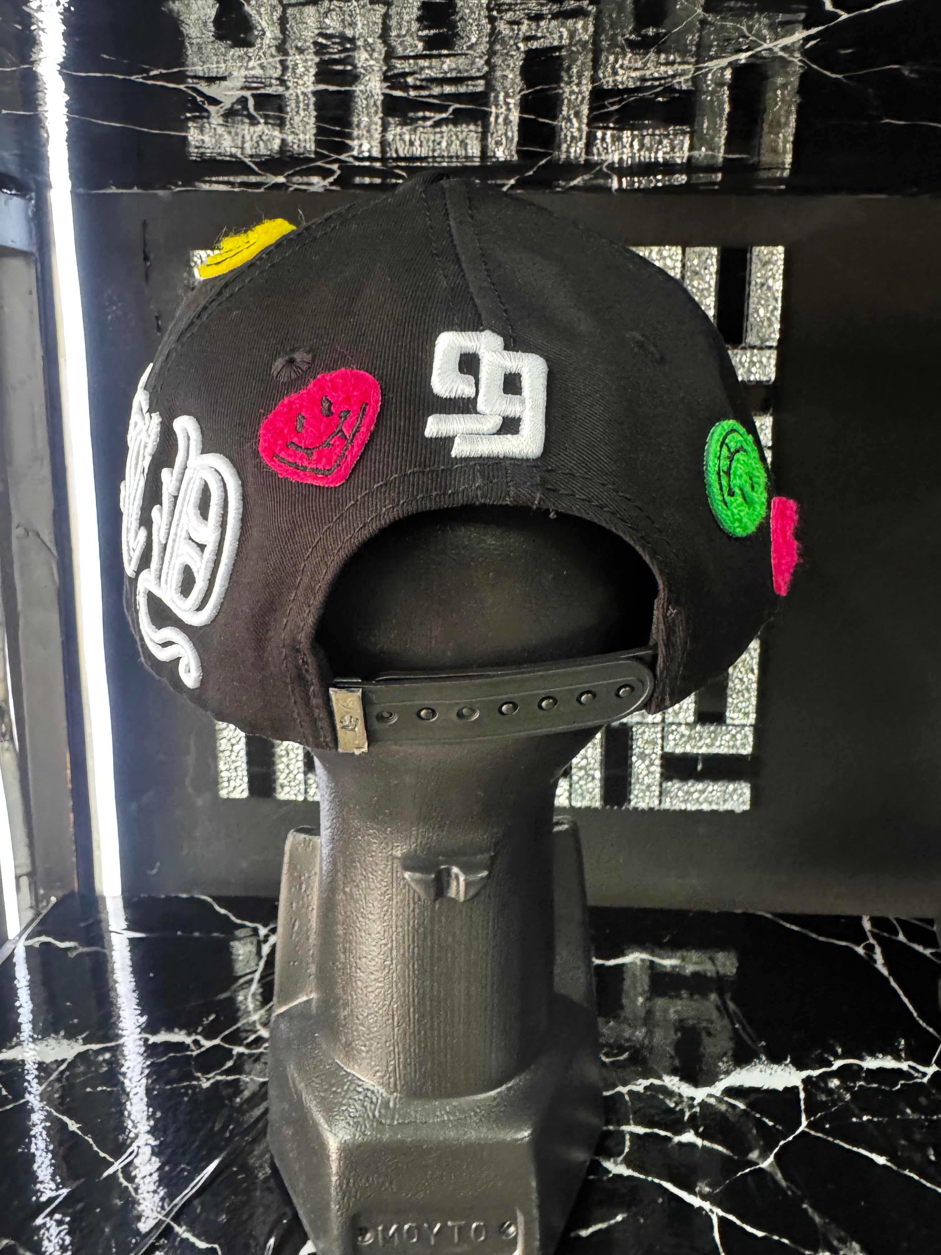 Gorra Ninety9 Smile Caps Snapback Negro Multicolor