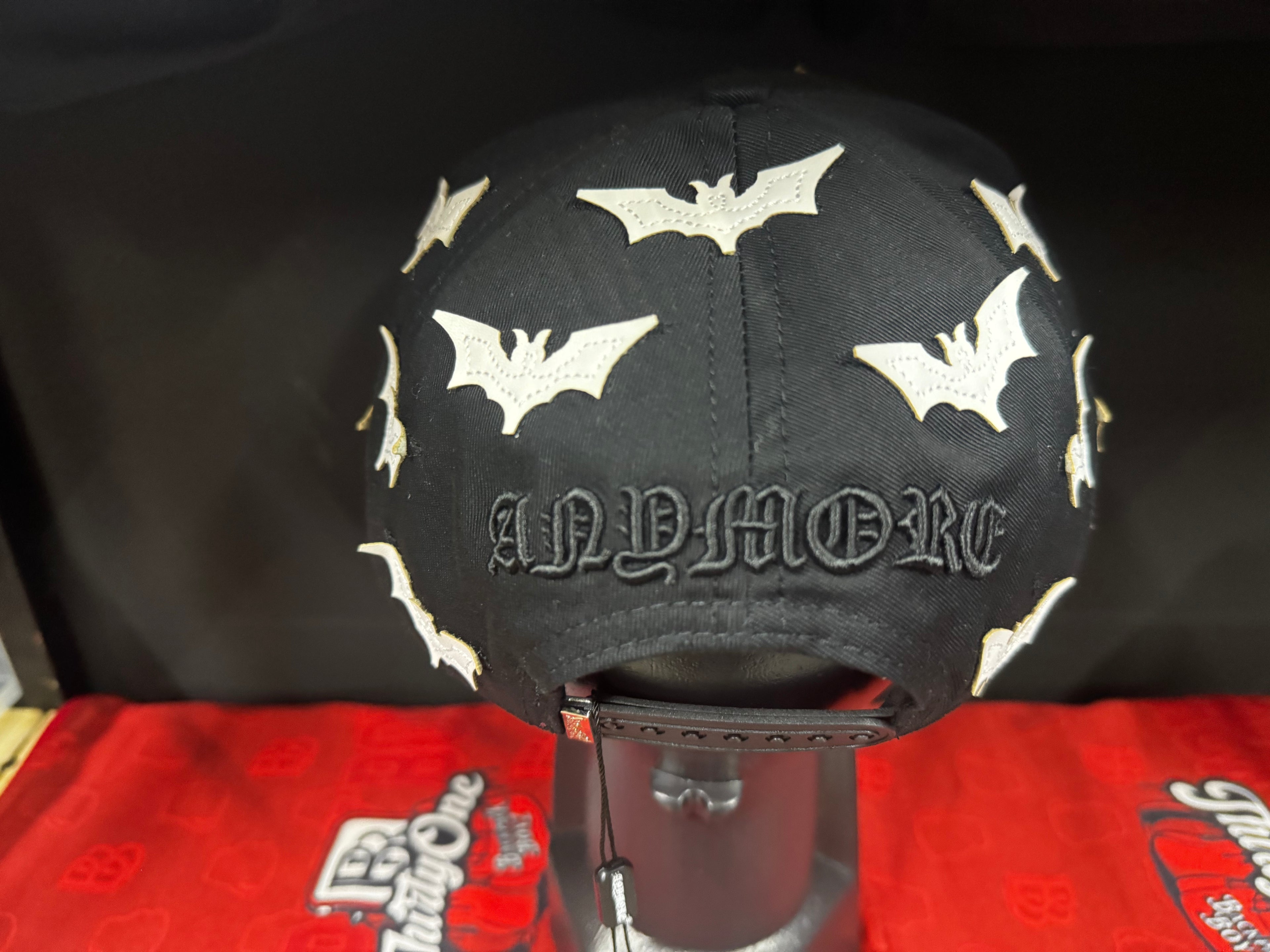 Gorra ANYMORE Bat Chrome White/Black - Colección Bat